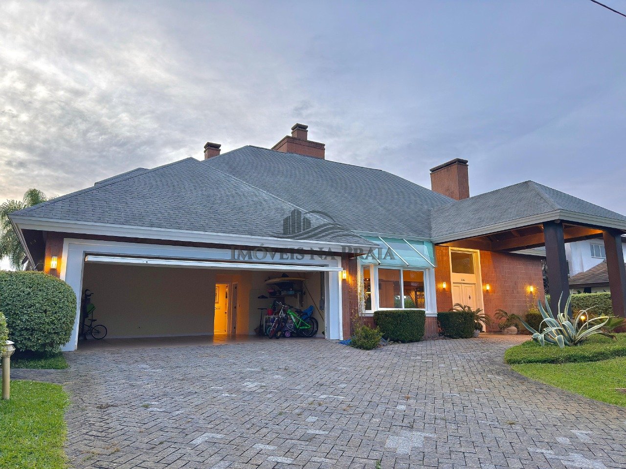 Foto 2 — Casa em Condomínio no Atlântida Lagos Park.
