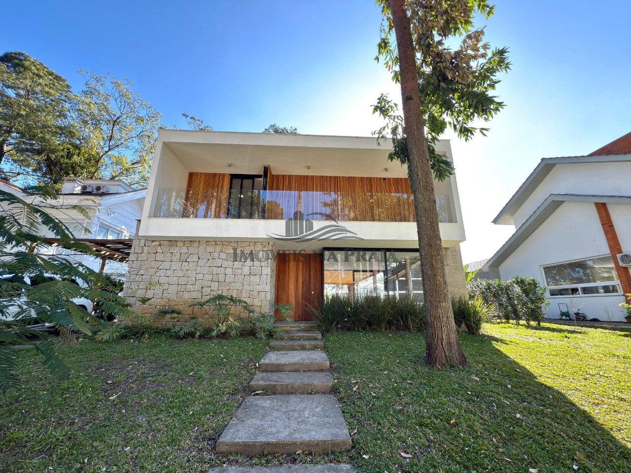 Casa em Condomínio no Carmel.