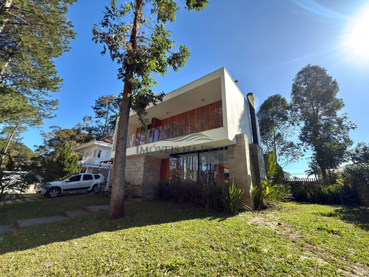 Foto 2 — Casa em Condomínio no Carmel.