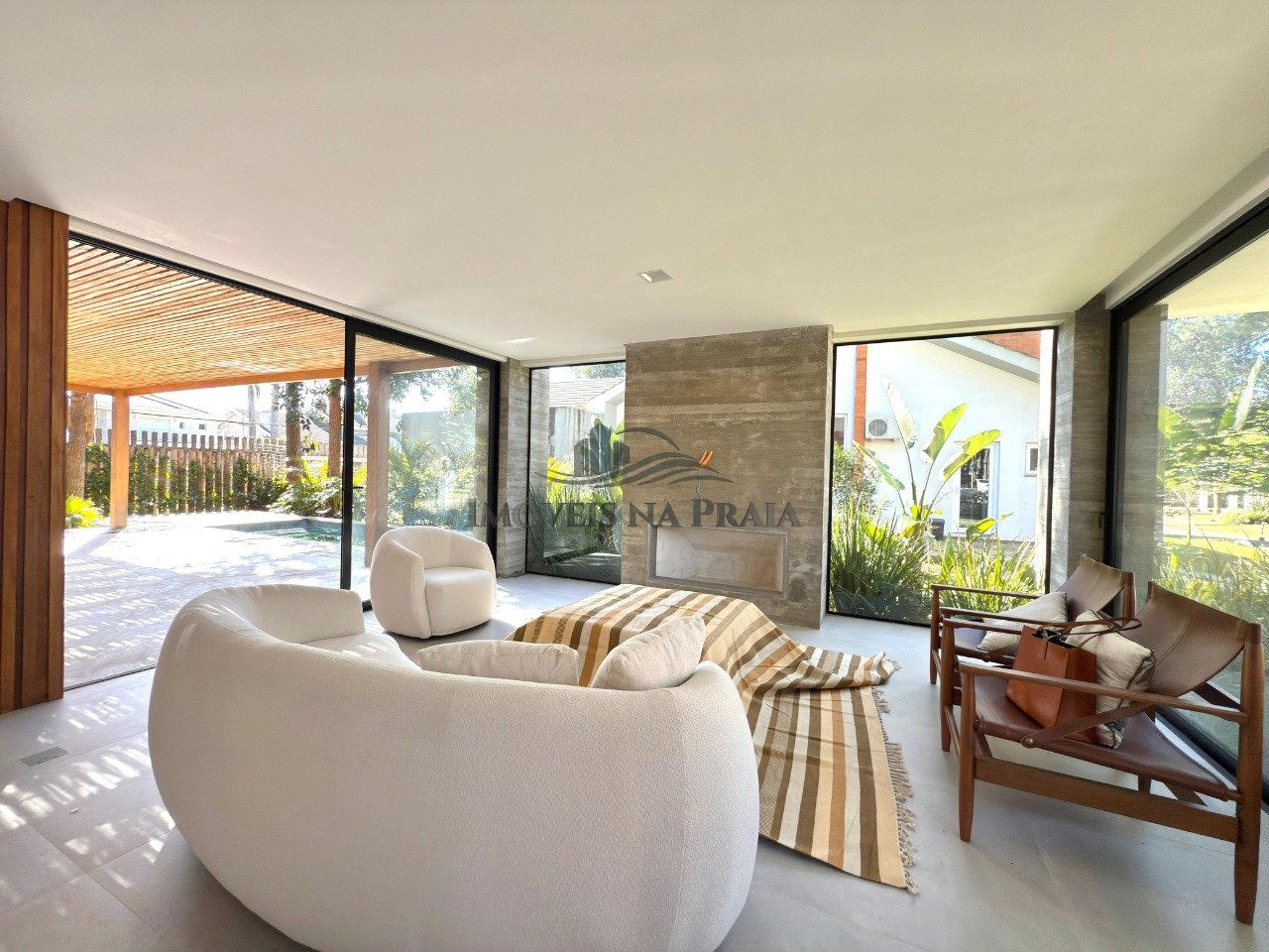 Foto 4 — Casa em Condomínio no Carmel.