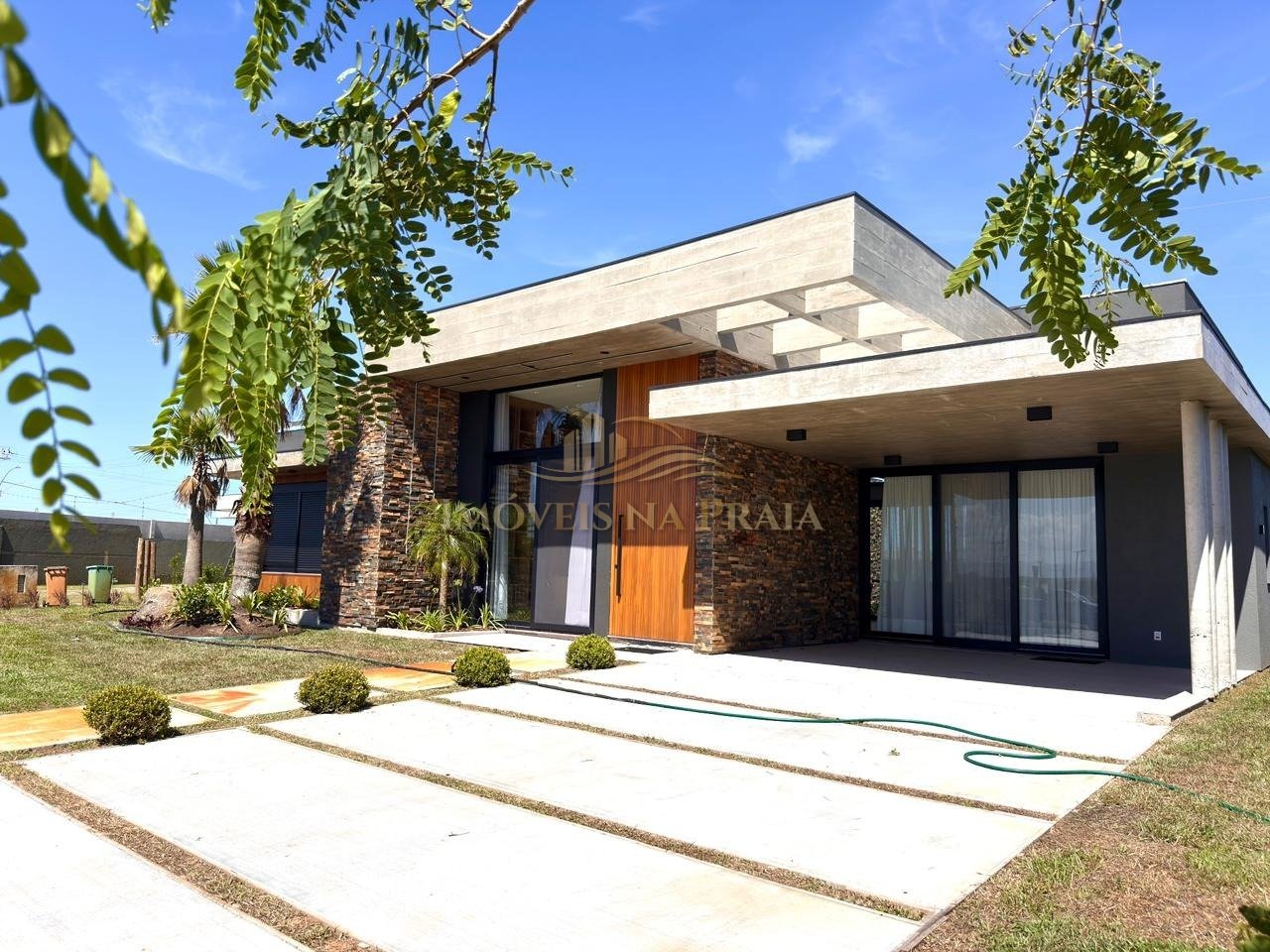 Foto 2 — Casa em Condomínio no Lagoa do Passo Village Park.
