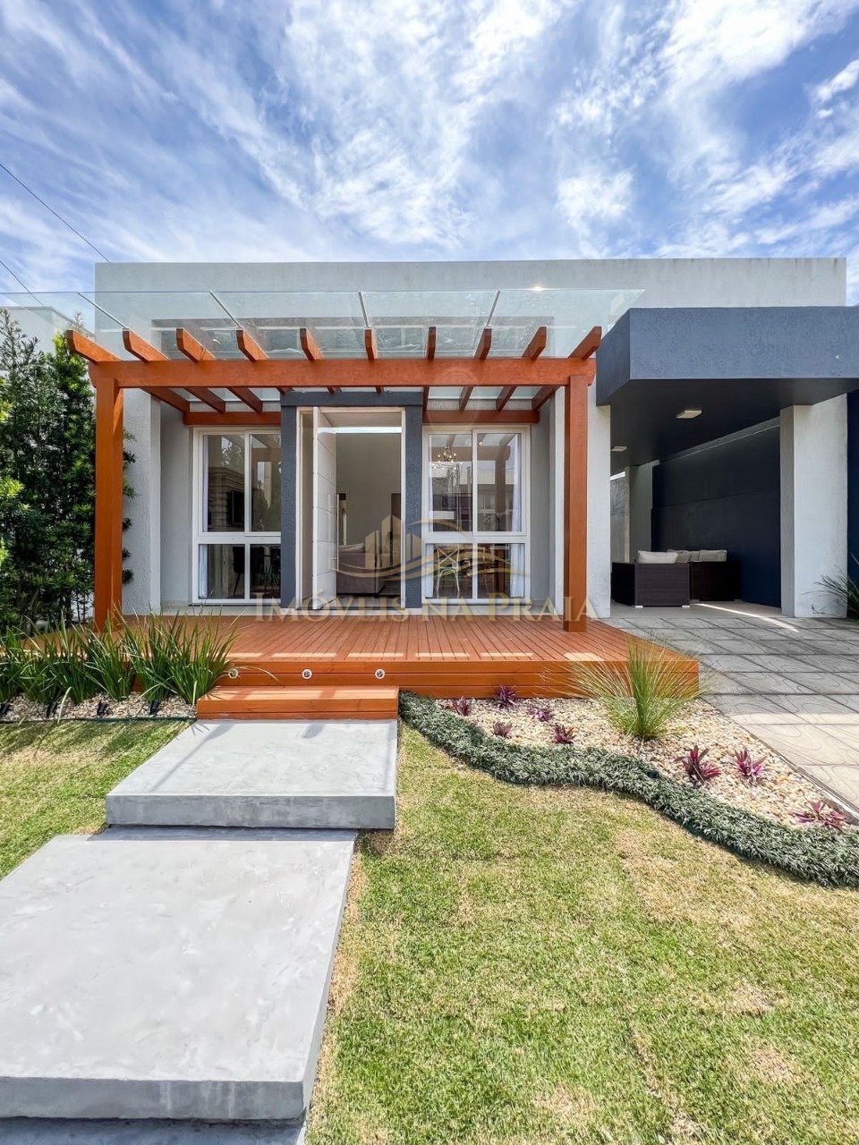 Casa em Condomínio no Las Palmas.