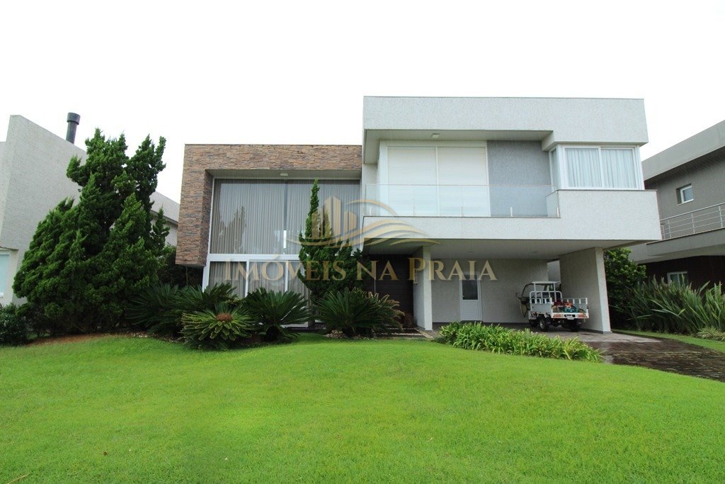 Casa em Condomínio no Las Dunas.