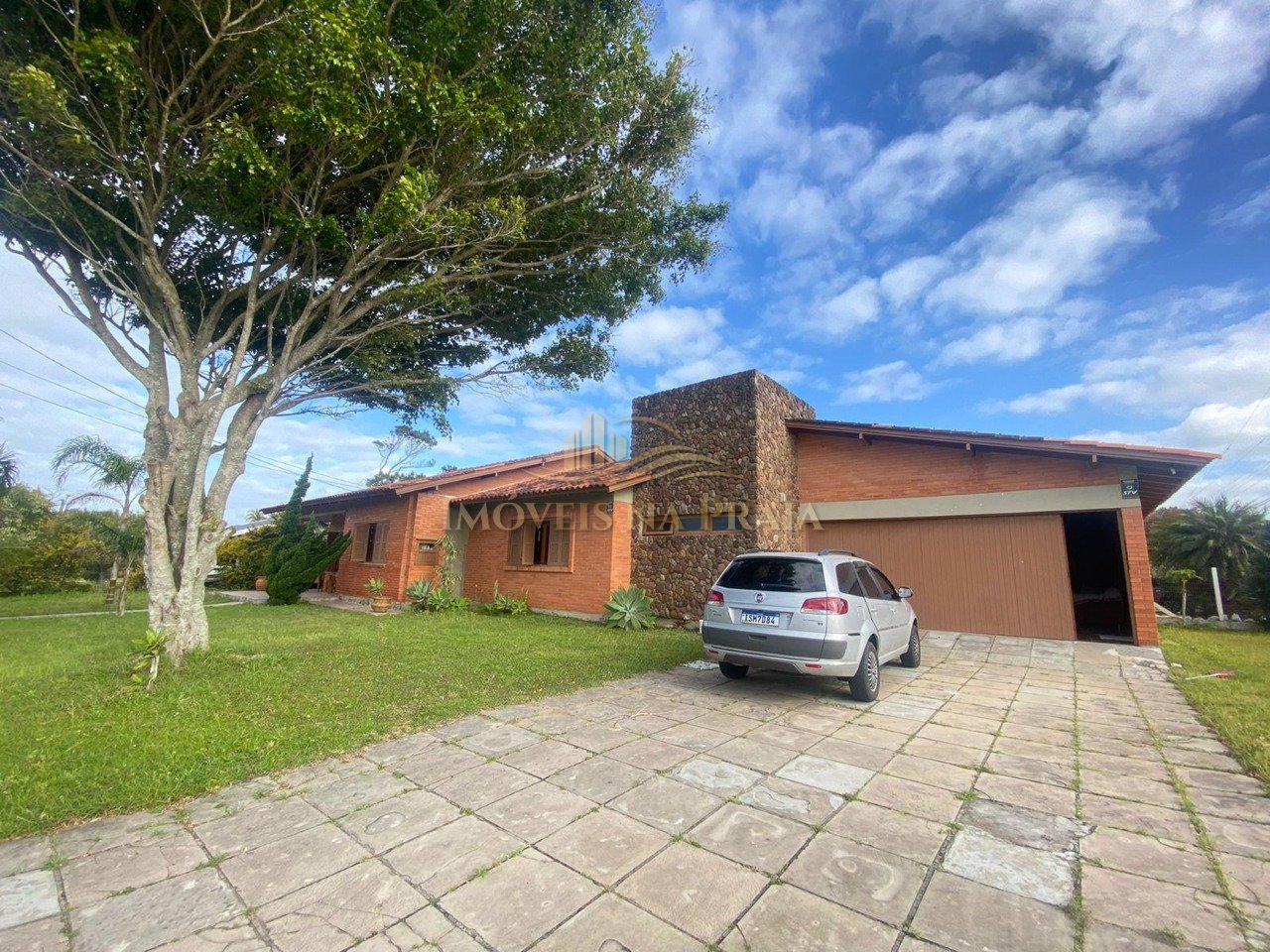Casa 4 Dormitório(s) Bairro Atlântida
