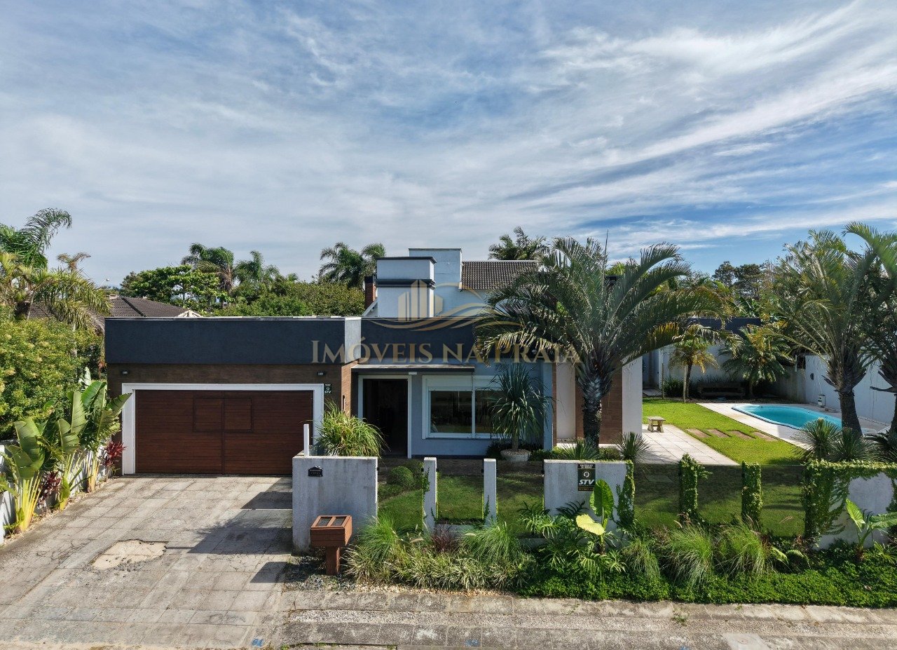 Casa 4 dormitórios no bairro Atlântida
