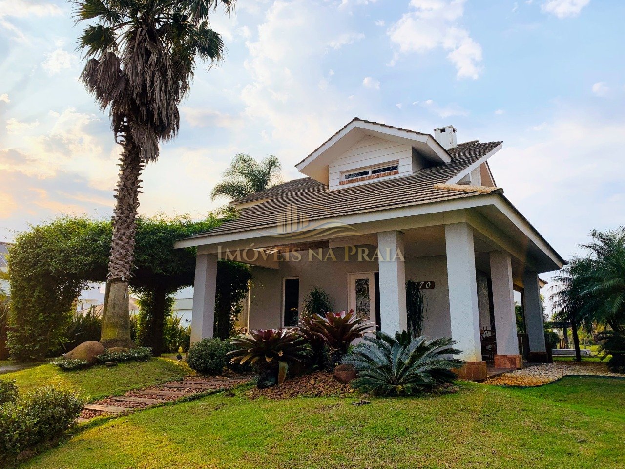 Casa em Condomínio no Quintas do Lago.