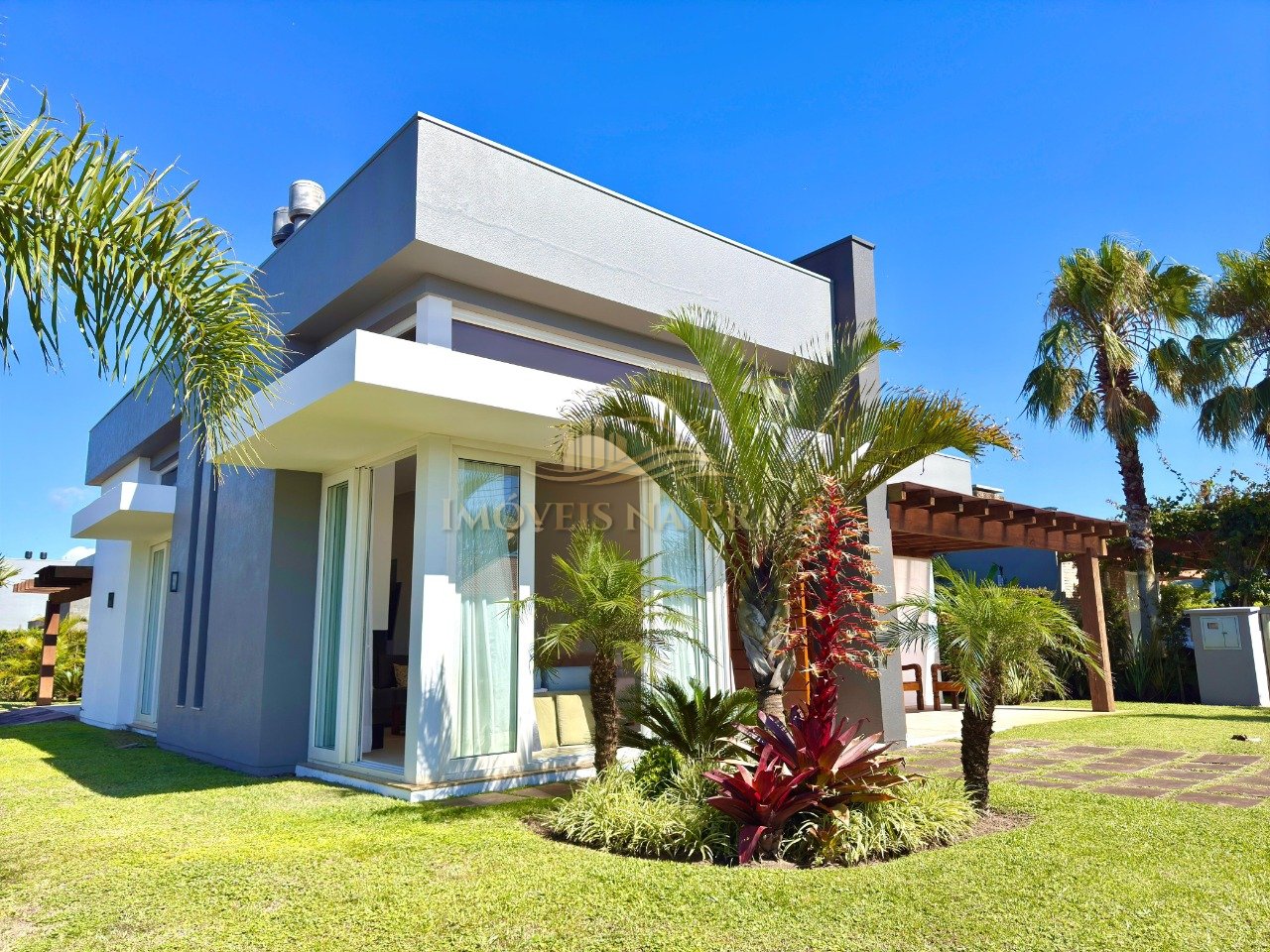 Foto 2 — Casa em Condomínio no Quintas do Lago.
