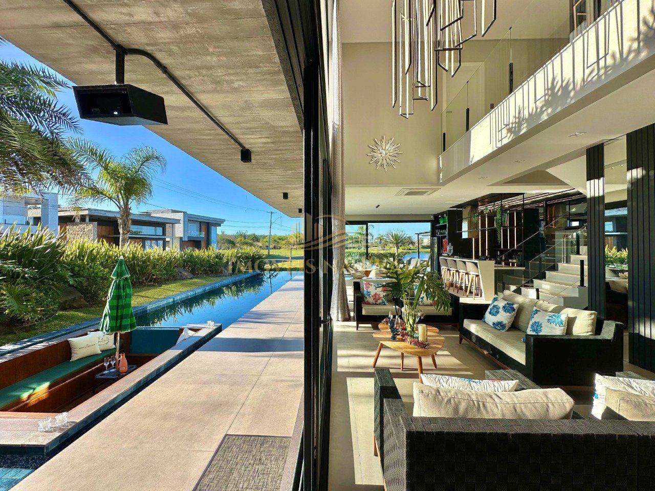Foto 2 — Casa em Condomínio no Costa Serena.