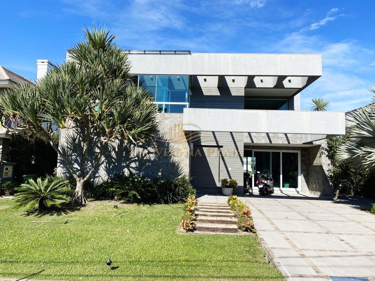 Casa em Condomínio no Ventura Club.