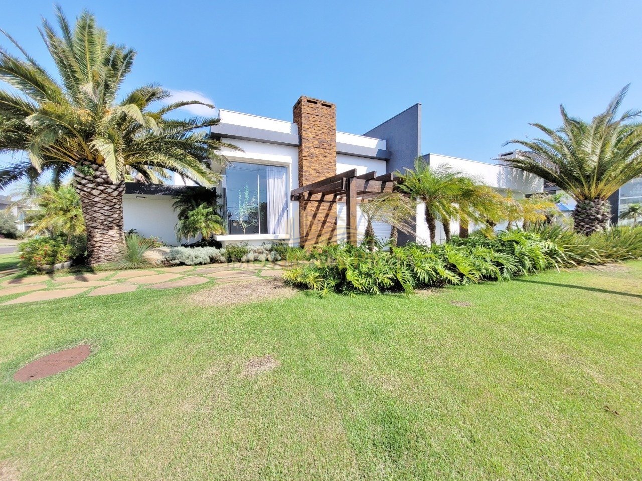Casa em Condomínio no Enseada Lagos de Xangri-Lá.
