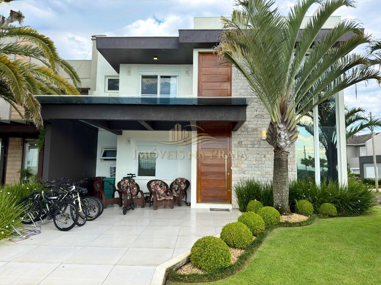 Casa em Condomínio no Las Palmas.