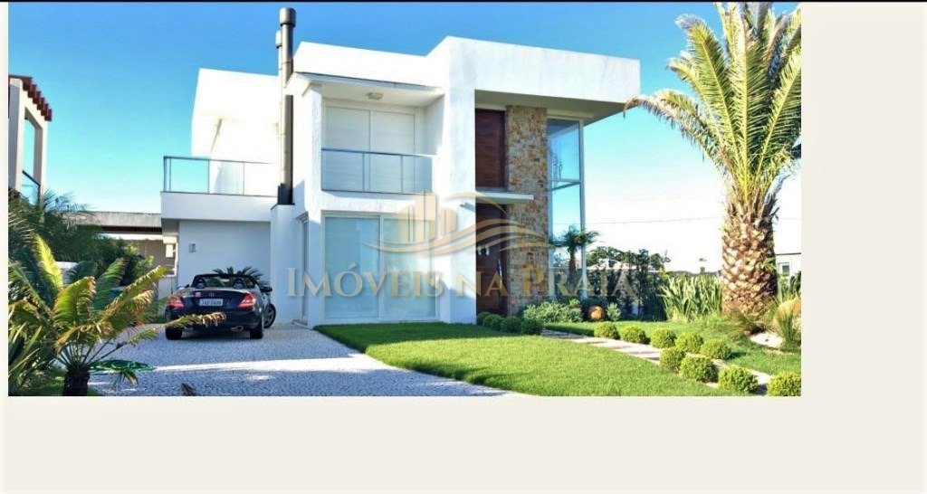 Casa em Condomínio no Quintas do Lago.