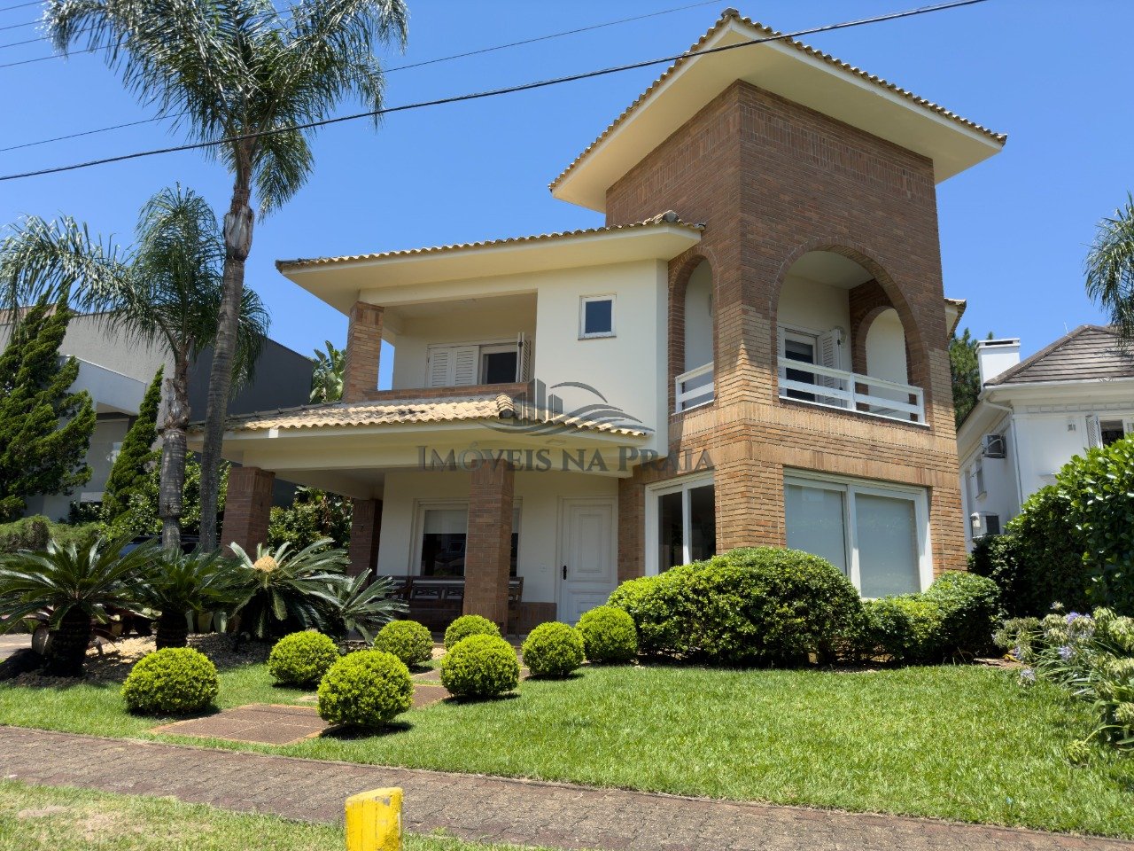 Casa em Condomínio no Atlântida Lagos Park.
