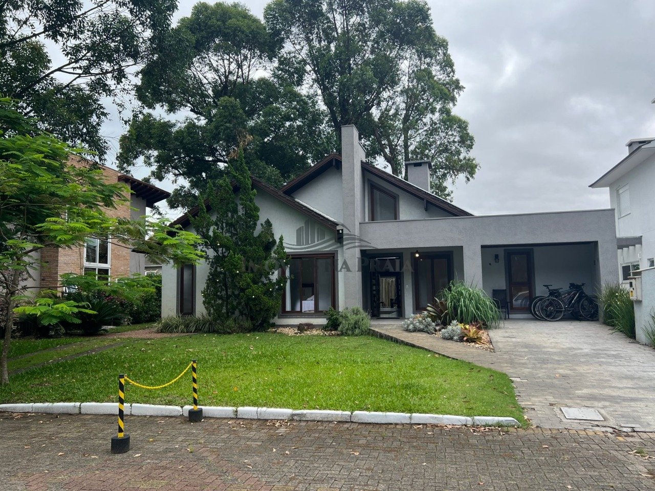 Casa em Condomínio no Carmel.