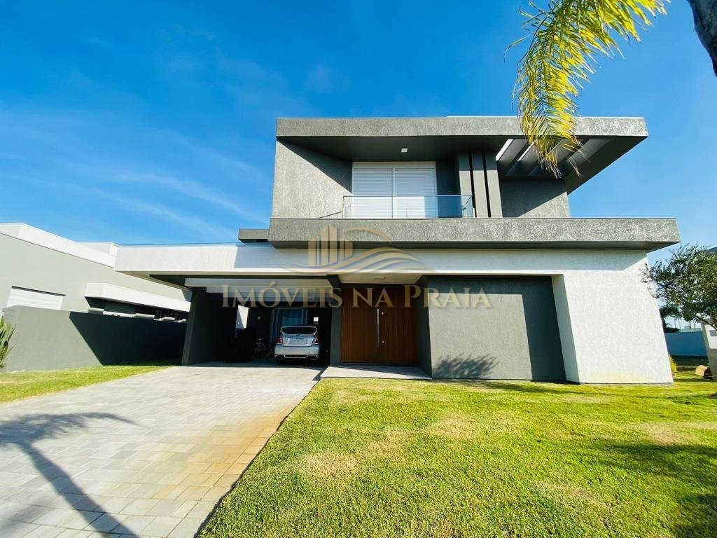 Casa em Condomínio no Quintas do Lago.