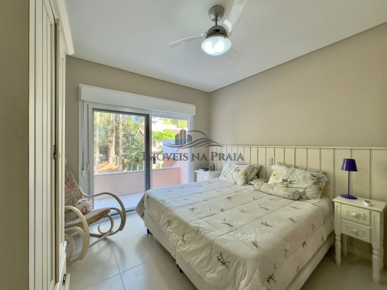 Foto 2 — Casa em Condomínio no Carmel.