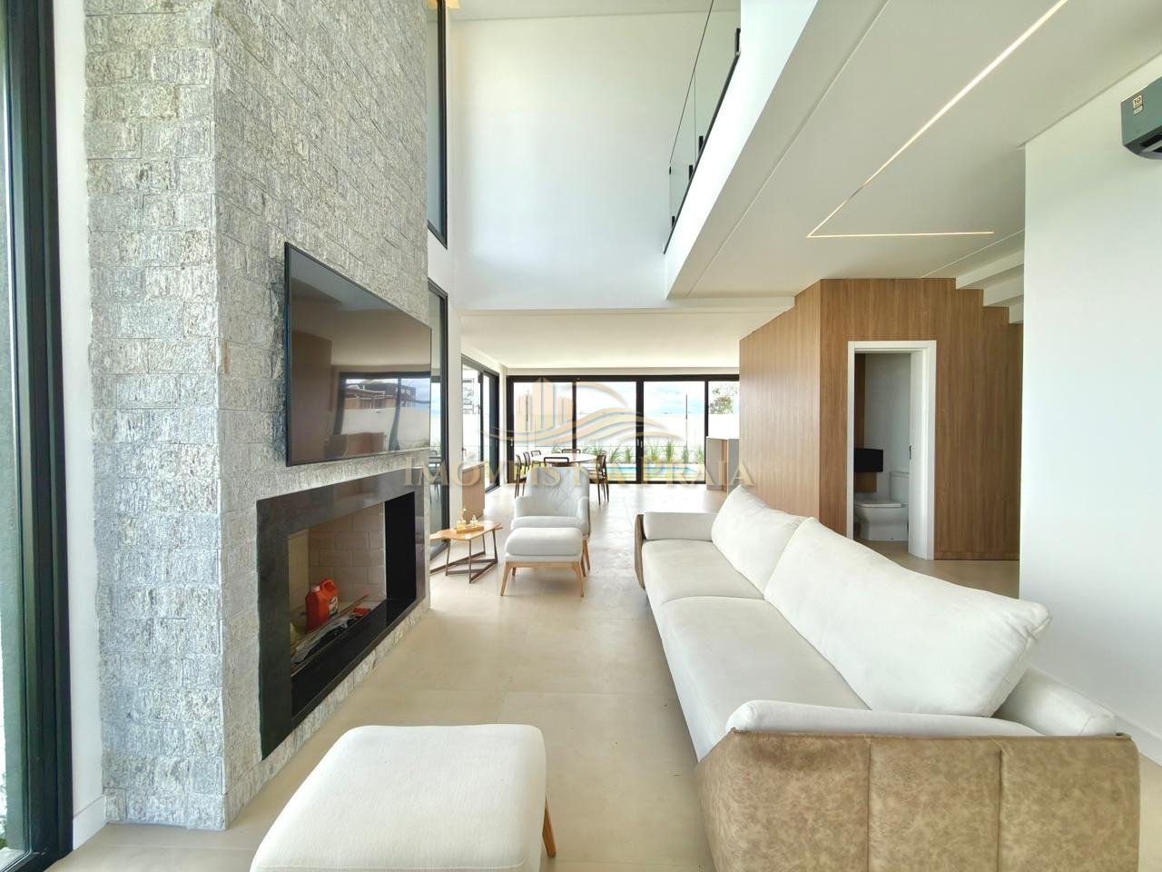 Foto 5 — Casa em Condomínio no Allure Beach Condo.
