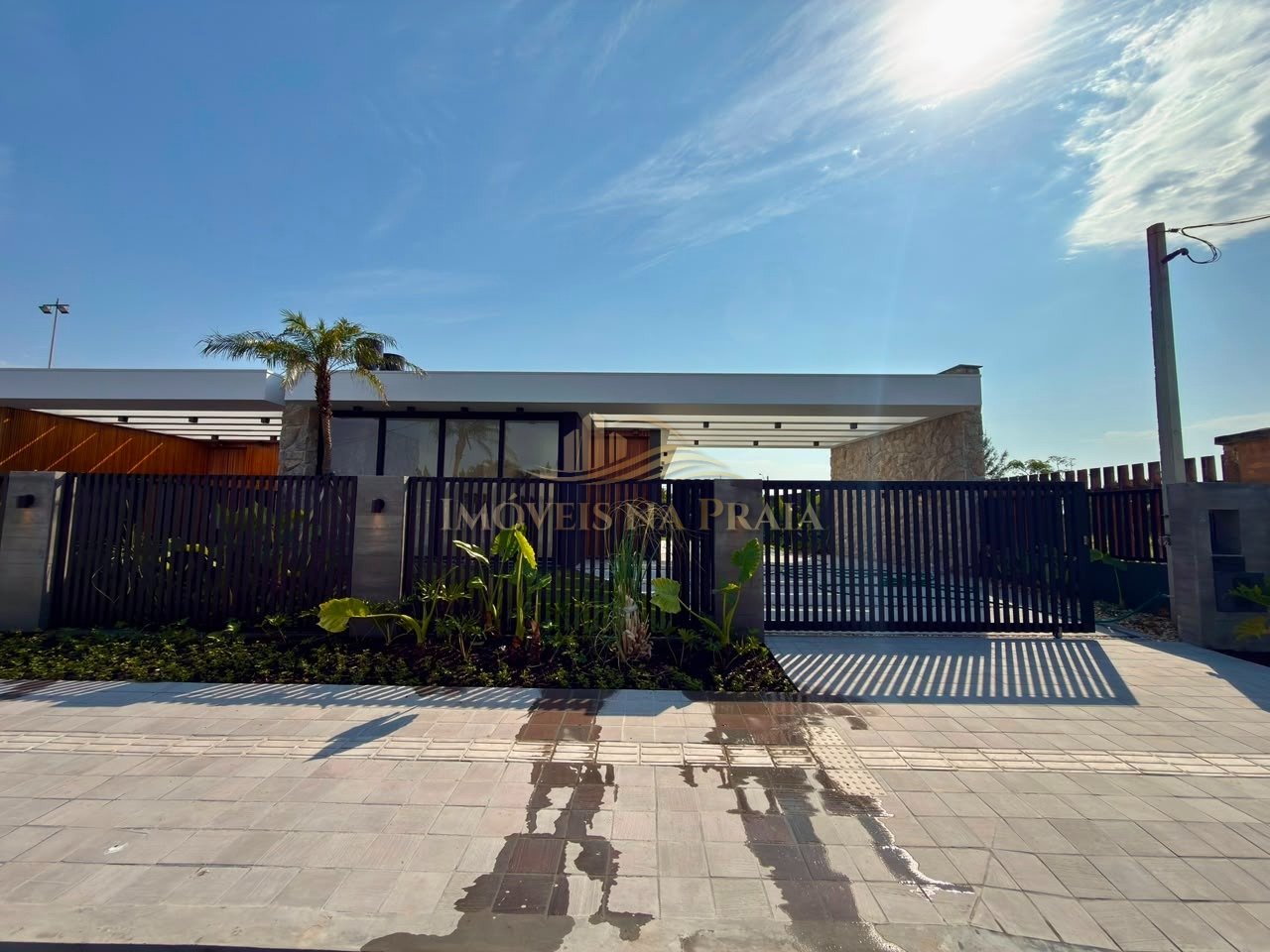 Casa com 3 dormitórios em Atlântida.
