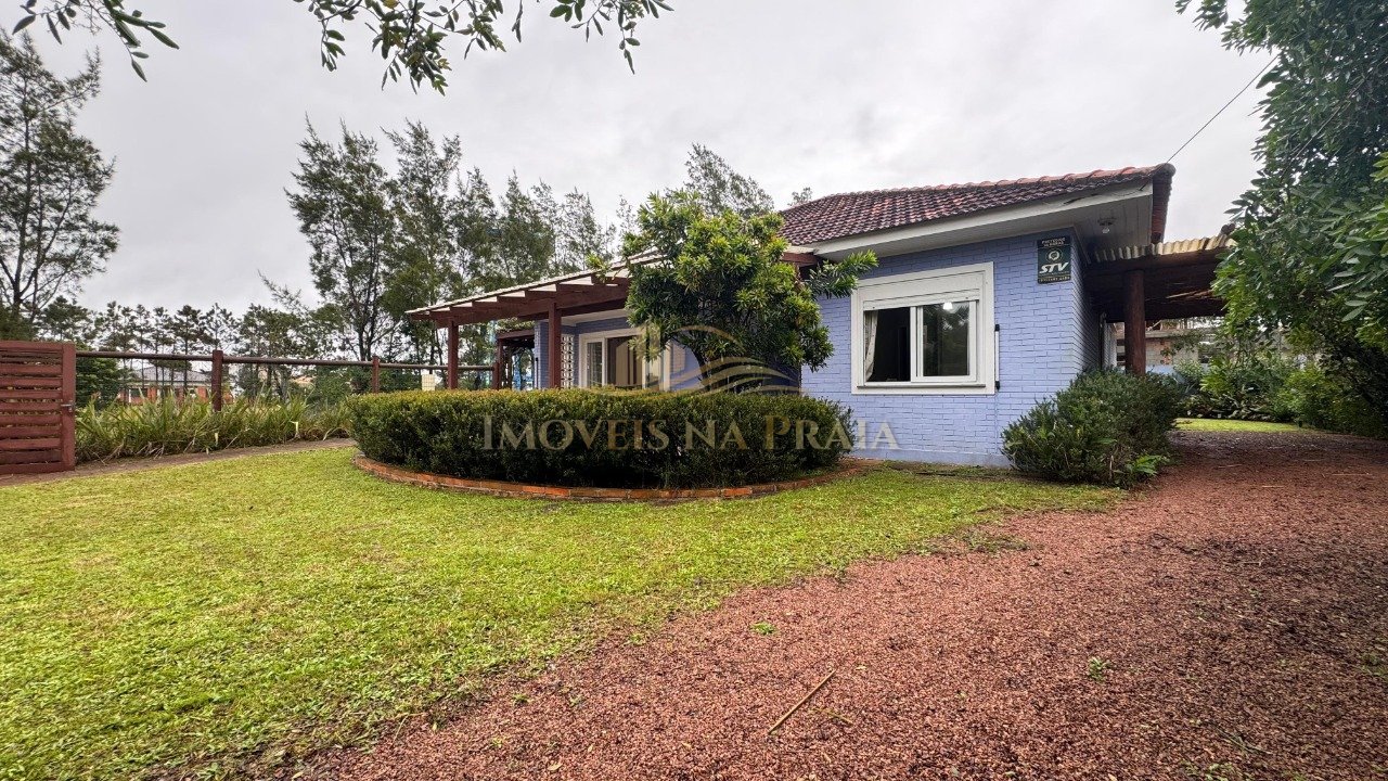 Casa 3 dormitórios no bairro Atlântida