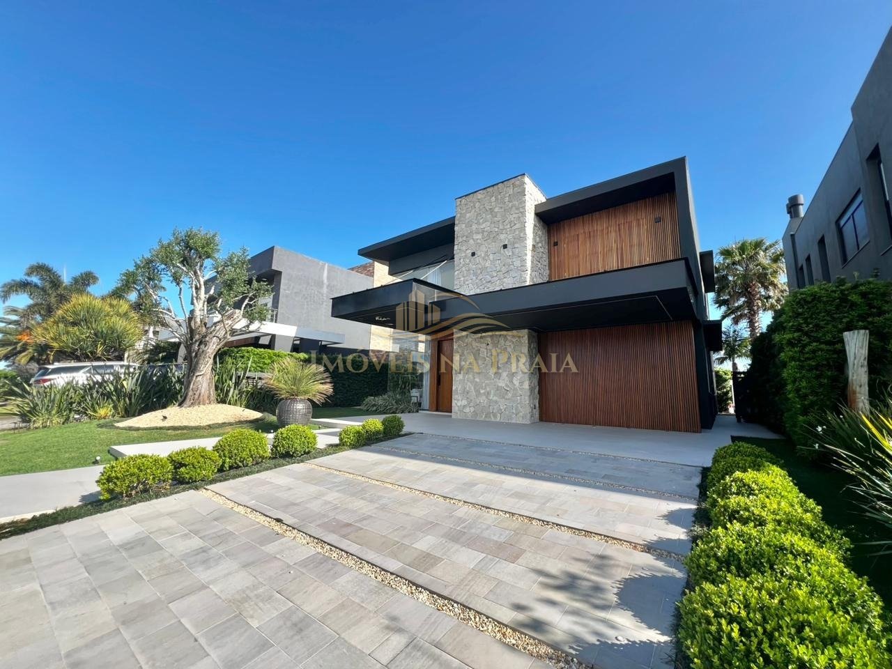 Foto 2 — Casa em Condomínio no Malibu Beach Residence.