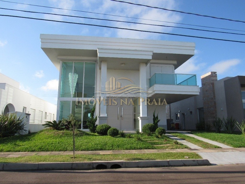 Casa em Condomínio no Quintas do Lago.