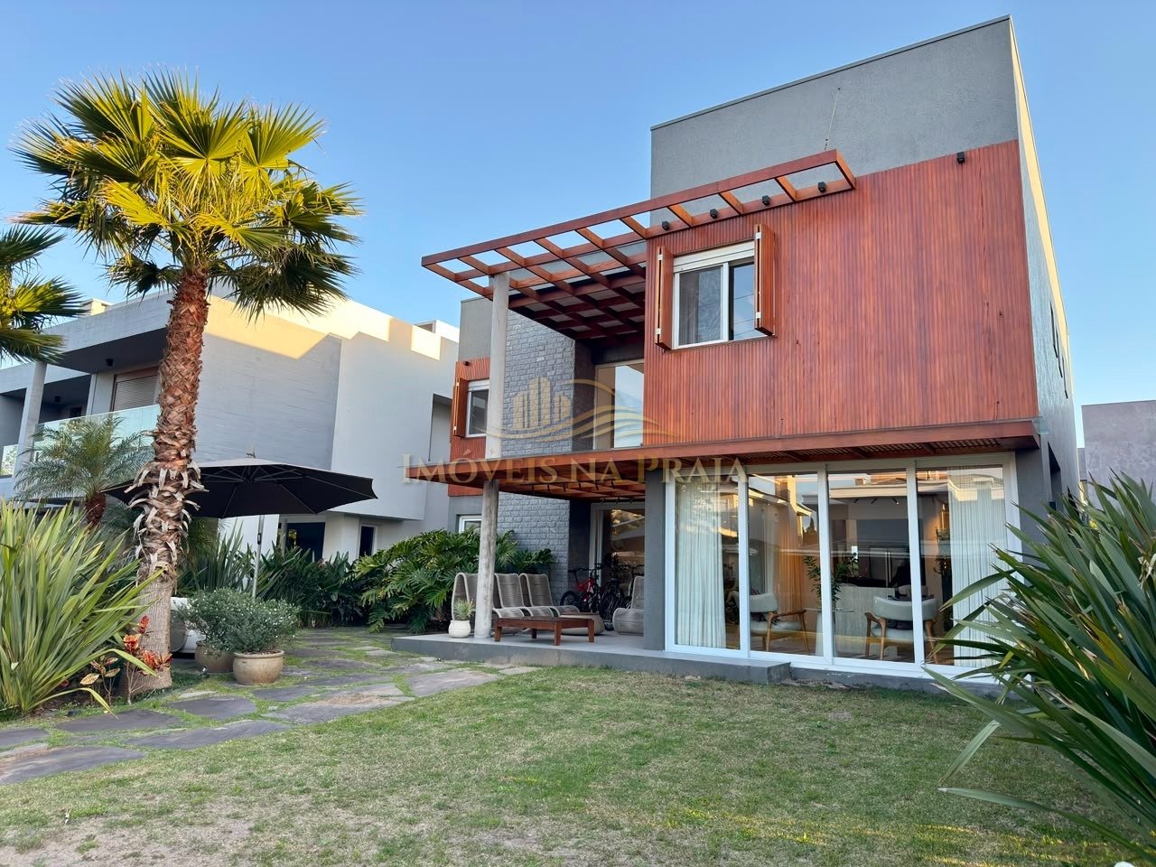 Foto 2 — Casa em Condomínio no La Plage.