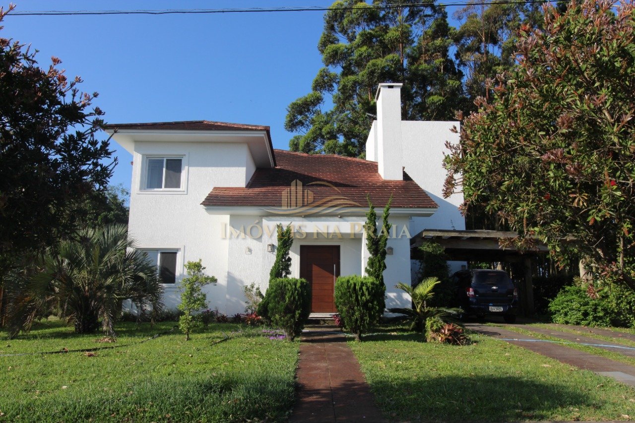 Casa em Condomínio no Green Village.