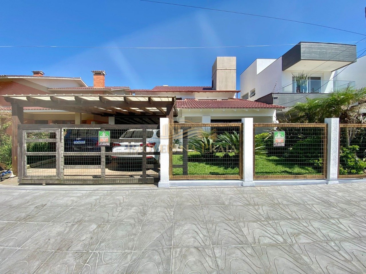 Foto 3 — Casa com 6 dormitórios no Centro de Xangri-Lá.