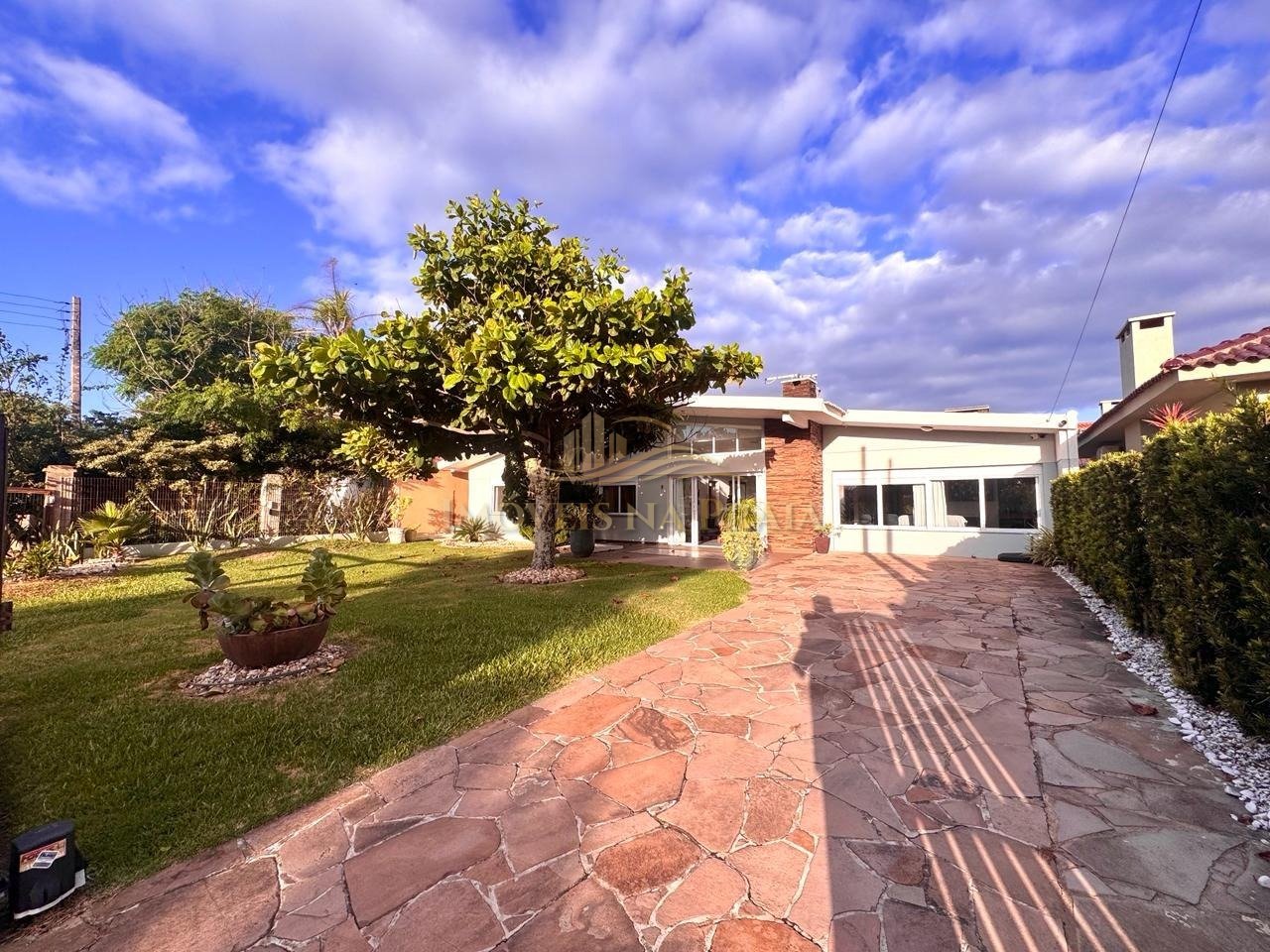 Casa 4 dormitórios no bairro Atlântida