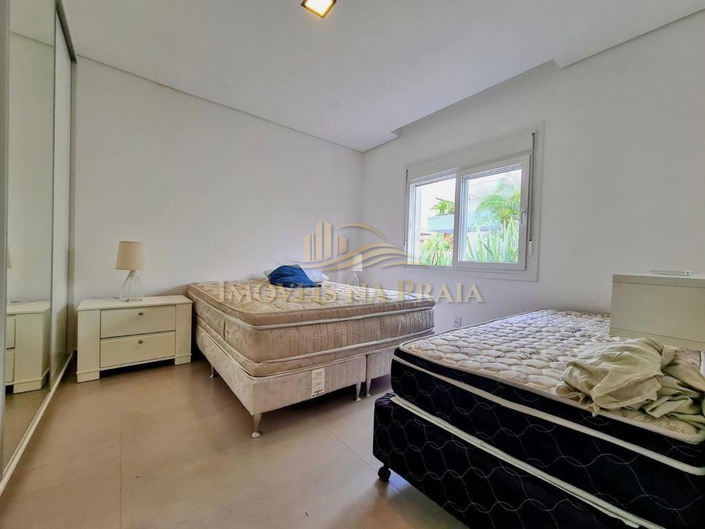 Foto 2 — Casa em Condomínio no Quintas do Lago.