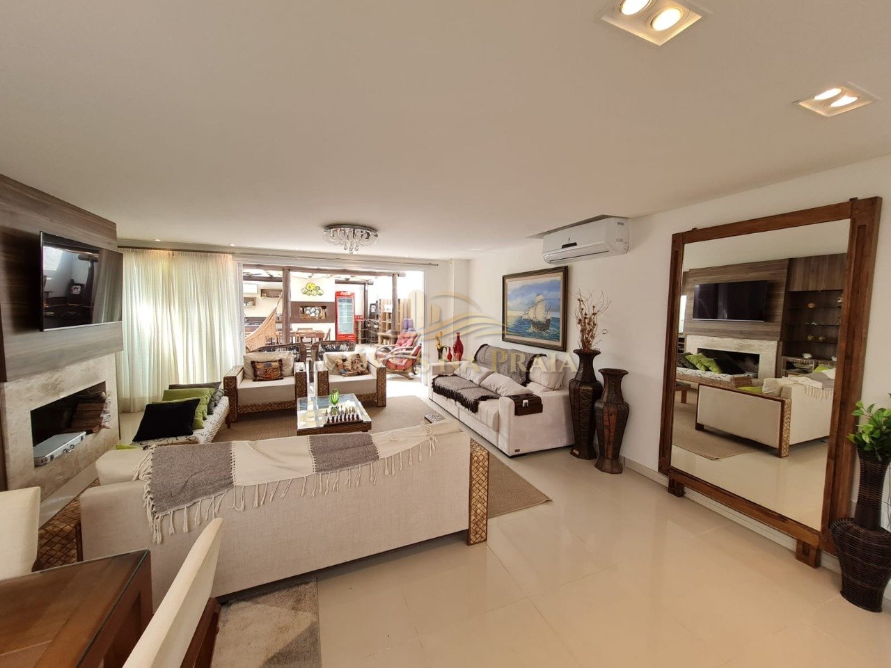 Casa em Condomínio no Solanas.