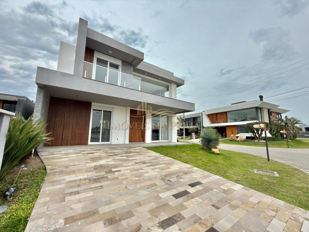 Casa em Condomínio no Sunset.