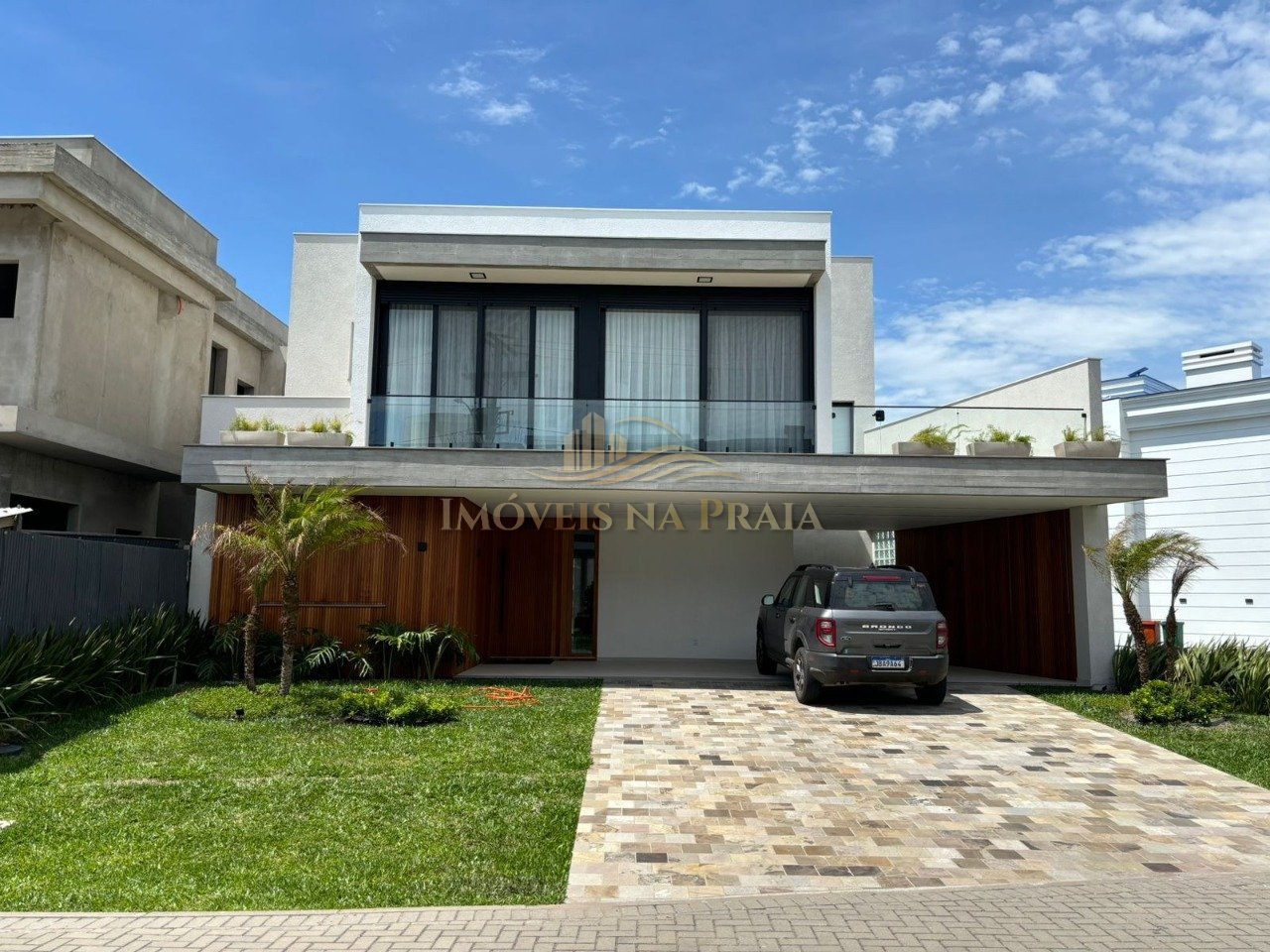 Casa em Condomínio no Sunset.