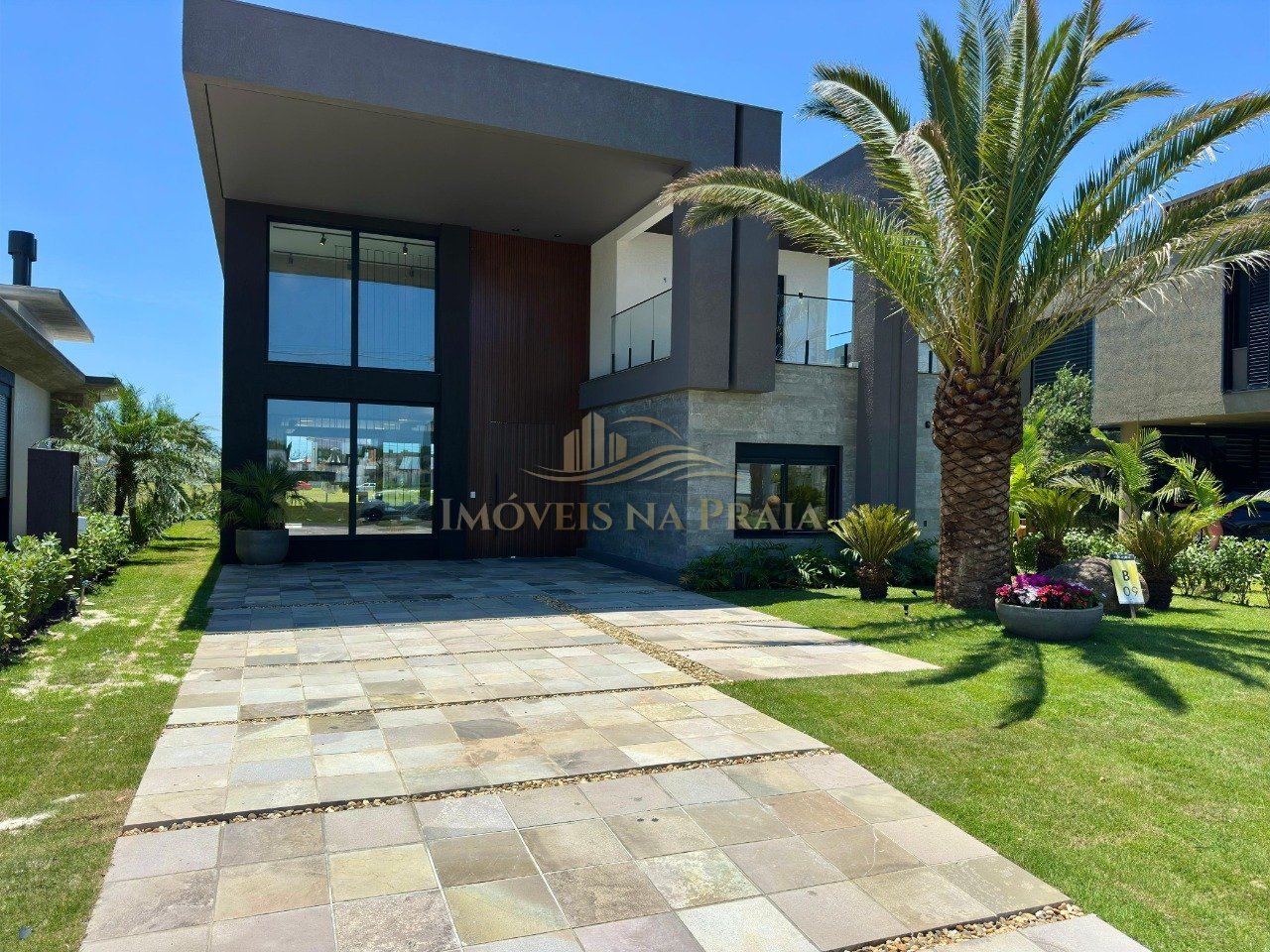 Casa em Condomínio no Costa Serena.